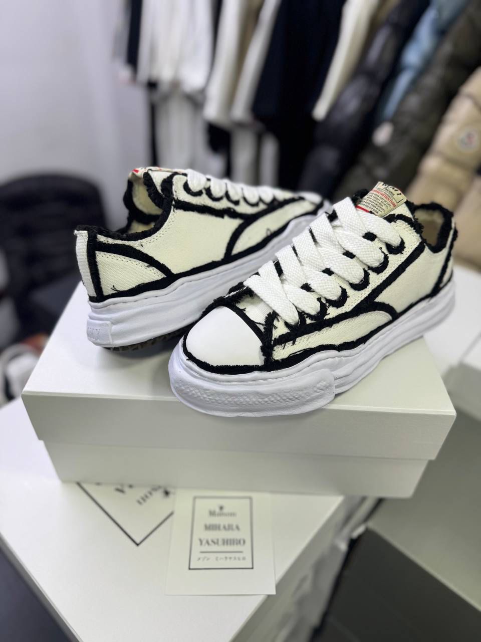 Twenty Urban Contrast